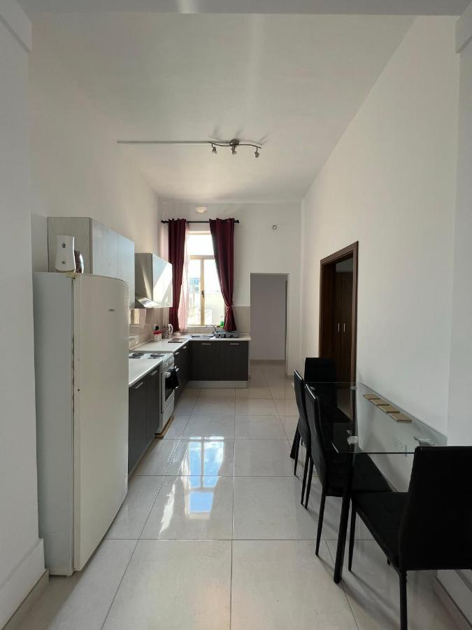 Room With Private Bathroom Sliema Luaran gambar