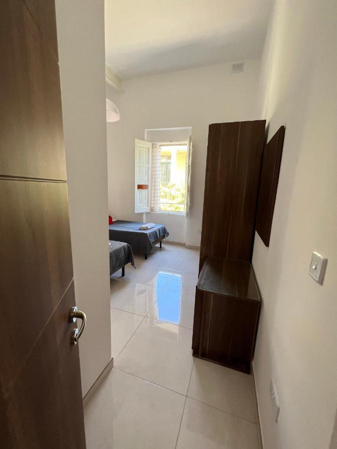 Room With Private Bathroom Sliema Luaran gambar
